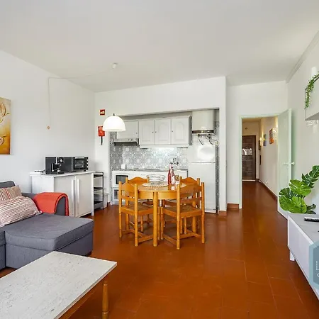 S402 Dream Lodging